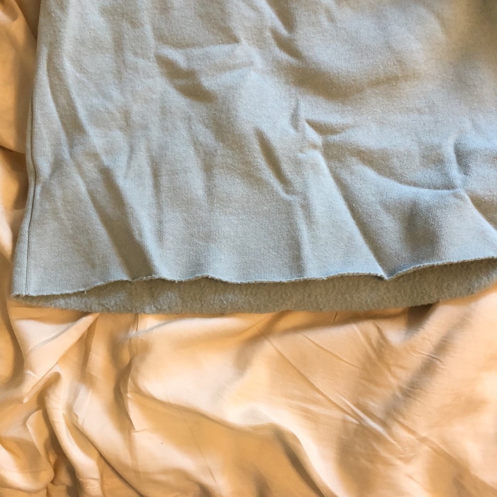 *FREE ADD ON* Forever 21 Cropped Sweatshirt, Size Medium - Picture 4 of 6